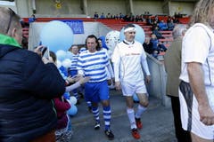Richi Baur und Petar Alexandrov beim Einmarsch. (Bild: Werner Schelbert / Neue ZZ)