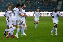 Basler Spieler feiern ein Tor. (Bild: Keystone)