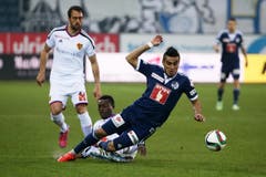 Luzerns Dario Lezcano (rechts) gegen Basels Adama Traore (mitte) und Matias Delgado. (Bild: Philipp Schmidli)