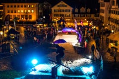 Winkelride Freestyle Event vor dem Winkelried Denkmal auf dem Dorfplatz Stans am Freitag, 18. November 2016. (Bild: Philipp Schmidli)