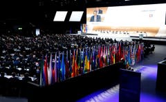 So, die Halle ist voll, der Kongress beginne. (Bild: AP Photo / Michael Probst)