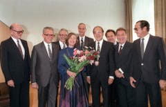 Gruppenbild mit Dame: Der Bundesrat am 2. Oktober 1984 mit Alphons Egli, Leon Schlumpf, Bundeskanzler Walter Buser, Rudolf Friedrich, Kurt Furgler, Otto Stich, Jean-Pascal Delamuraz und Pierre Aubert. (v.l.) (Bild: Keystone)