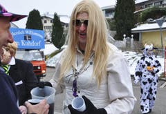 Man muss ganz genau hinschauen, aber diese Hilton an der Fasnacht Feusisberg war nicht die echte. (Bild: (c) Höfner Volksblatt)