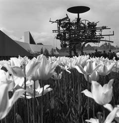 Die «Heureka» von Jean Tinguely. Seit 1967 steht sie beim Zürichhorn in Zürich. (Bild: Keystone / Str)