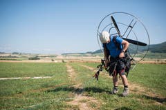 Ein Mann demonstriert sein Trike. (Bild: Keystone / ENNIO LEANZA)