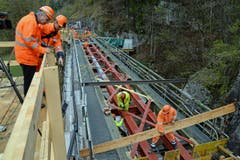 Neu eingebaut werden unter anderem neue Stahlträger. (Bild: Robert Hess / Neue OZ)