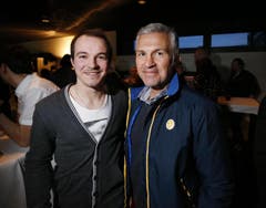 EVZ-Stürmer Alessio Bertaggia mit Vater Sandro. (Bild: Stefan Kaiser / Neue ZZ)