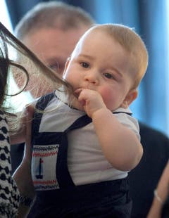 Prinz George packt Mama Kate an den Haaren. (Bild: Keystone)