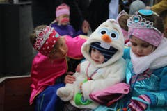 Die Kinderfasnacht in Sachseln. (Bild: Marion Wannemacher)
