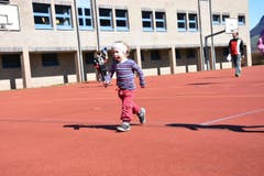Osterhasen OL auf der Schul- und Sportanlage Eichli in Stans. (Bild: Käthi Burkart)
