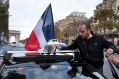 Champs Elysées (Bild: AP / Peter Dejong)
