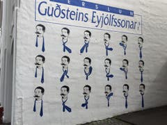 Krawatte binden soll gelernt sein. (Bild: Marion Loher)