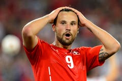 Haris Seferovic kann nicht fassen, dass er diese Chance vergeben hat. (Bild: Keystone/Laurent Gillieron)