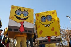 An der Kinderfasnacht Hergiswil sorgten längst nicht nur die Kleinen für die fasnächtliche Stimmung. (Bild: Matthias Piazza (Hergiswil, 17. Februar 2017))