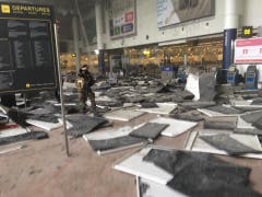 Die Zerstörung im Flughafen von Brüssel zeigt die Wucht der Bombenexplosionen. (Bild: Twitter)