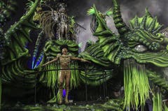 Die «Samba School Mocidade» während der Parade. (Bild: Keystone)