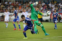 Luzerns Dario Lezcano (links) gegen Basels Tomas Vaclik. (Bild: Philipp Schmidli)
