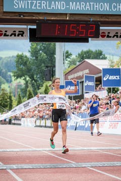 Hrebec Laura aus Muraz gewinnt den Halbmarathon. (Bild: Manuela Jans-Koch / Neue LZ)