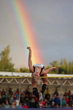 Lena Bryxi aus Deutschland gewinnt den Hochsprung-Wettkampf mit einer Höhe von 1,72. (Bild: Philipp Schmidli)
