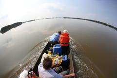 Die Elbe ist über die Ufer getreten. Weite Landstriche sind überflutet. (Bild: Keystone)