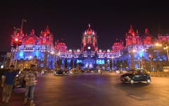 Die Chhatrapati Shivaji Bahnstation in Mumbai. (Bild: EPA/STR)