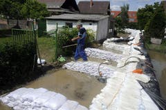 Die Lage ist weiterhin kritisch. (Bild: Keystone)