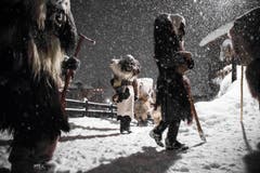 GESELLSCHAFT, KULTUR, BRAUCHTUM, FASNACHT, FASCHING, MASKE, MASKEN, HOLZMASKEN, HOLZMASKE, WALLIS, LOETSCHENTAL, KARNEVAL, TSCHAEGGAETTAE, VERKLEIDUNG (Bild: Keystone / Dominic Steinmann)