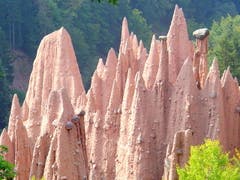 Wie ein Naturwunder die Erdpyramiden auf dem Ritten im Südtirol. (Bild: Buholzer walter)