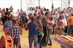 Im Bild: Länderkapelle Dani und Thedy Christen, Ennetbürgen. Bild Roger Zbinden Neue NZ /17.07.2015 (Bild: Roger Zbinden (Neue LZ))