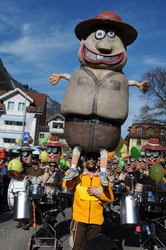 Kinderfasnacht mit Umzug am Güdismäntig in Alpnach. Im Bild die Städerschränzer. (Bild: Markus von Rotz / NZ (27. 02. 2017))
