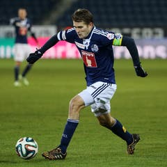 Claudio Lustenberger, Note 4,5 Er übernahm erneut zu Beginn einer heiklen Saison das Captainamt. War kämpferisch und läuferisch ein Vorbild, es unterliefen ihm kaum grobe Fehler. 16 Spiele, 1418 Minuten, 0 Tore/1 Assist, 7 Torschüsse, 5 gelbe Karten. (Bild: Philipp Schmidli)