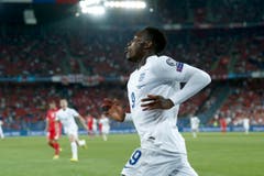 Danny Welbeck freut sich über sein 1:0. (Bild: Keystone/Peter Klaunzer)