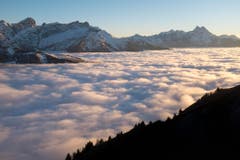 Sonnenuntergang beim Croix des Chaux (2020 M.ü.M). (Bild: Keystone)