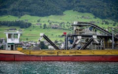 Maximal sechs Wochen im Jahr soll der neue Seebagger vor Buochs in Betrieb sein. (Bild: Corinne Glanzmann / Neue NZ)