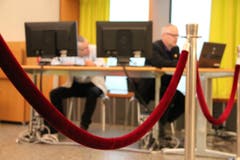 Abgesperrt: Hier sammelt der Kanton alle Resultate aus den Gemeinden. (Bild: Geri Holdener)