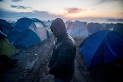 Im Lager in Idomeni reiht sich Zelt an Zelt. (Bild: Keystone)
