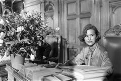 Premiere: Am 24. Oktober 1984 nimmt mit Elisabeth Kopp erstmals eine Frau an einer Bundesratssitzung teil. (Bild: Keystone)