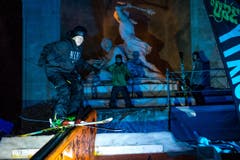 Winkelride Freestyle Event vor dem Winkelried Denkmal auf dem Dorfplatz Stans am Freitag, 18. November 2016. (Bild: Philipp Schmidli)