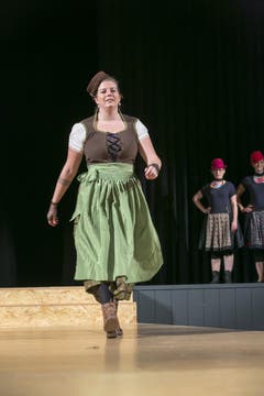 Heimatgwand beinhaltet nebst traditionellen Trachten natürlich auch Saisonales und auf Regionen bezogenes "Gwand". (Bild: André A. Niederberger / NZ)