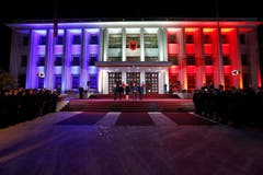 Der Sitz des Staatspräsidenten in Tirana (Aalbanien). (Bild: EPA/ARMANDO BABANI)