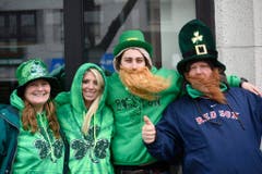 Verkleidete Leute am Umzug in Boston. (Bild: Keystone)