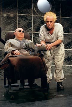 Im Stück "Endspiel" traten Jörg Schneider und Walter Andreas Müller 2002 gemeinsam auf. (Bild: Keystone)