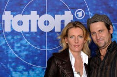 Maria Furtwängler und Ingo Naujoks posieren am 26. September 2008 bei der Vorstellung der neuen Tatort Folge "Salzleiche" in Hamburg für die Medien. (Bild: Keystone)