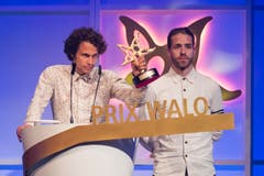 Landeten mit «Jung verdammt» einen Hit: Lorenz Häberli und Luc Oggier von der Band Lo und Leduc wurden für ihre Musik in der Kategorie «DJ / Hip Hop» ausgezeichnet. (Bild: KEYSTONE/Ennio Leanza)