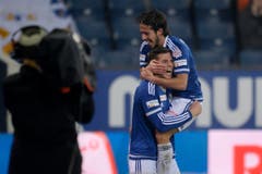 Der Luzerner Remo Freuler, links, jubelt nach seinem Tor zum 3:0 mit dem Luzerner Jahmir Hyka, rechts. (Bild: (KEYSTONE/Nick Soland))