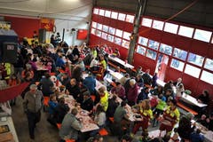 Das gemeinsame Mittagessen durfte nicht fehlen. (Bild: Christoph Riebli / Neue OZ)
