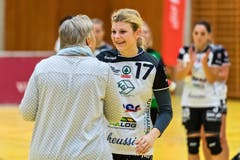 Die wertvollste Spielerin von Kreuzlingen wird geehrt: Katja Sivka. (Bild: Christian H.Hildebrand / ZZ)