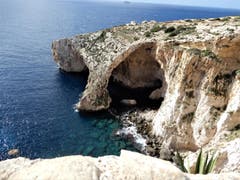 "Safety first"! Aufgrund der zu hohen Wellen war es unmöglich, die Einfahrt in die blaue Bucht in Malta durchzuführen. (Bild: Margrith Imhof-Röthlin)