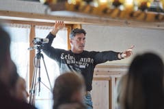 Casting zum Winnetour Freilichtspiel im Restaurant Wasserfall in Engelberg. Auf dem Bild zu sehen ist Tom Völkers, Produktionsverantwortlicher. (Bild: Pius Amrein (LZ))