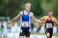 Tim Uhlir vom LV Wettingen-Baden läuft im B-Final über 100 Meter in 11.01 auf Rang 6. (Bild: Keystone / Urs Flüeler)